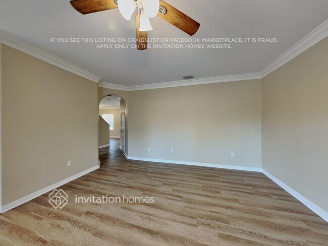 Foto del edificio - 8112 Alamosa Wood Ave