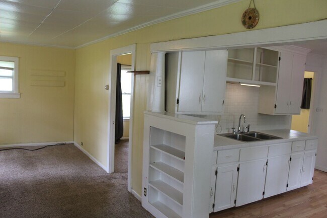 Foto del edificio - Available Now in Flint Twp.!