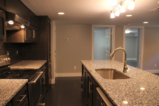 Building Photo - 2 Bed / 1 Bath Near Crieve Hall - McMurray...