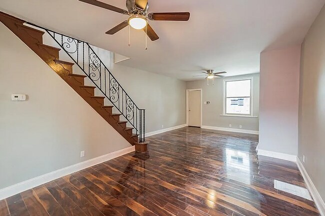 Foto del edificio - 6424 Carlton St