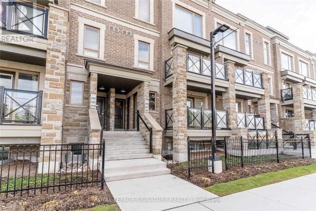 Building Photo - 20 Westmeath Ln