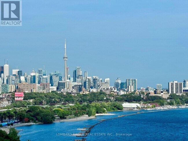 Photo du bâtiment - 1928 Lake Shore Blvd W