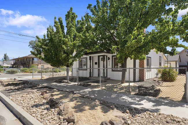Building Photo - 434 16th St