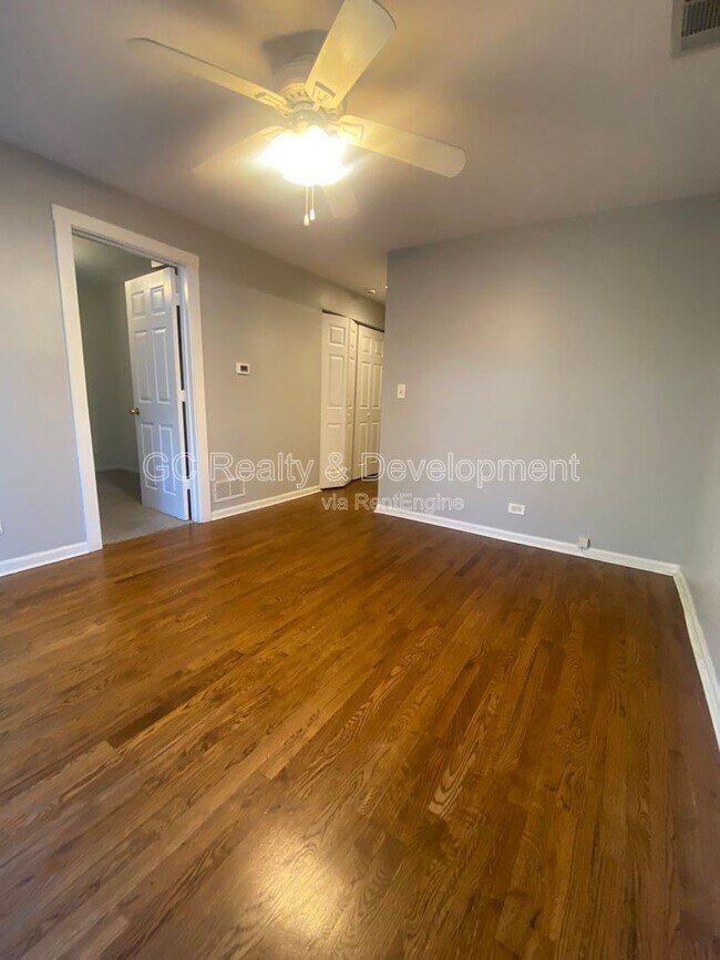 Foto del edificio - 2156 W Belle Plaine Ave