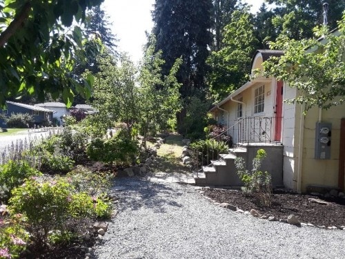 Building Photo - One bedroom duplex - 1 bedroom