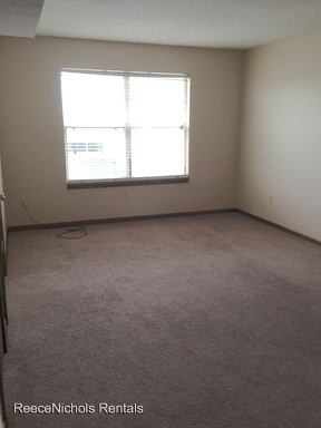 Building Photo - 803 Saddlewood St