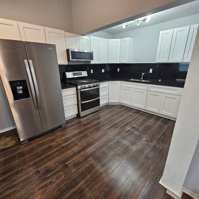 Building Photo - 512 N Gagon St