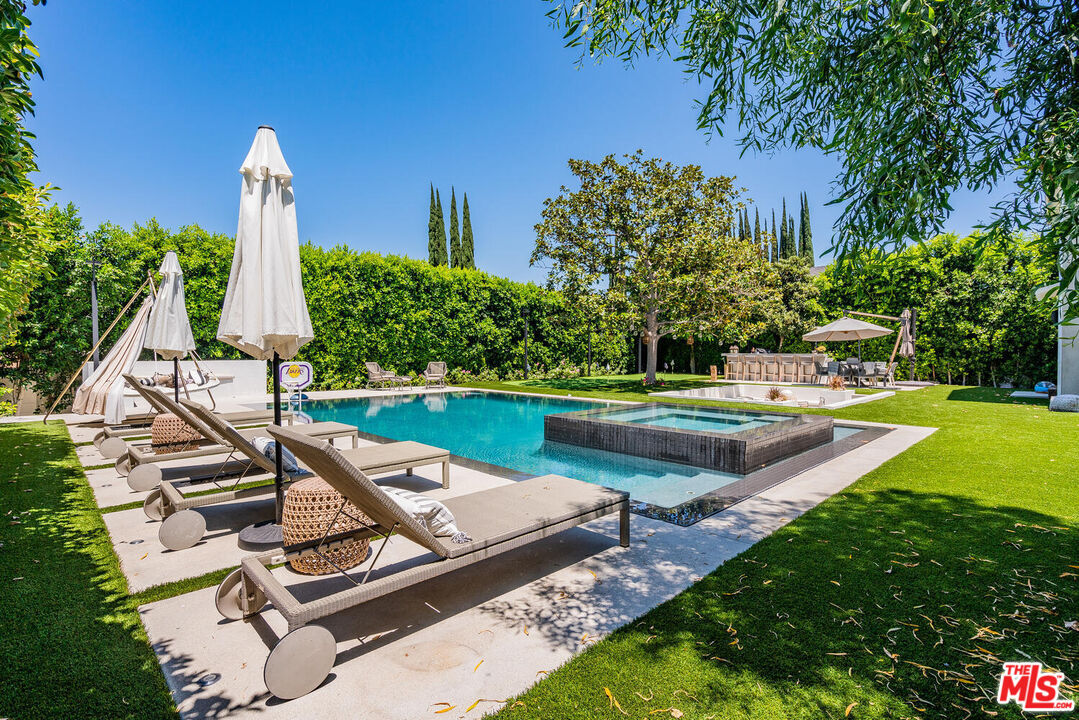 Foto principal - 15655 Woodvale Rd