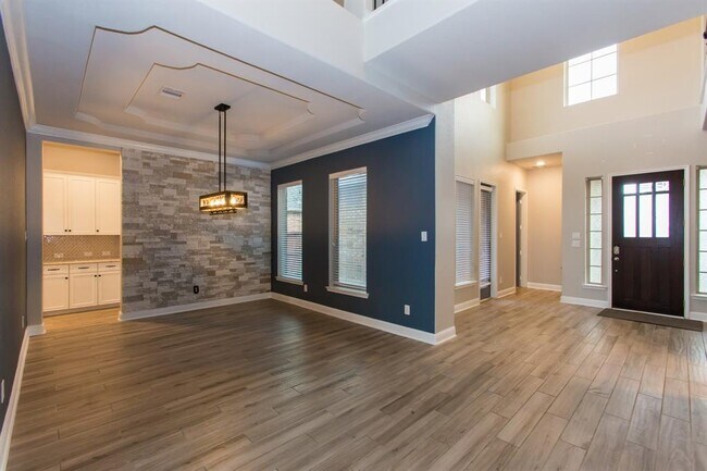 Foto del edificio - 14926 Dogwood View Ln