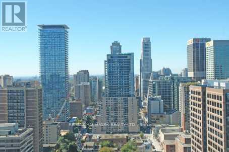 Photo du bâtiment - 110 Charles St E