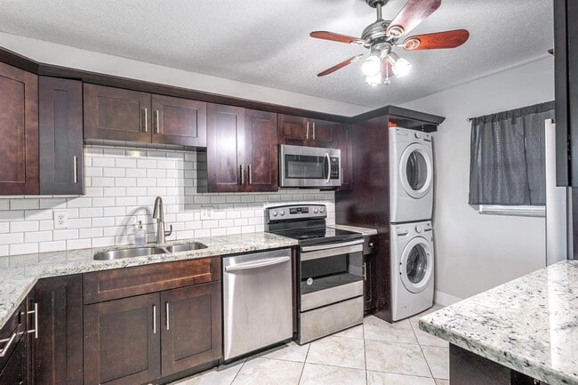 Foto del edificio - 2850 Forest Hills Blvd
