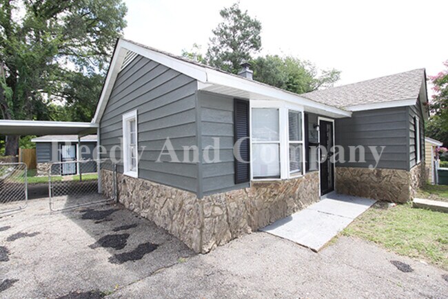 Foto del edificio - 362 W Brooks Rd