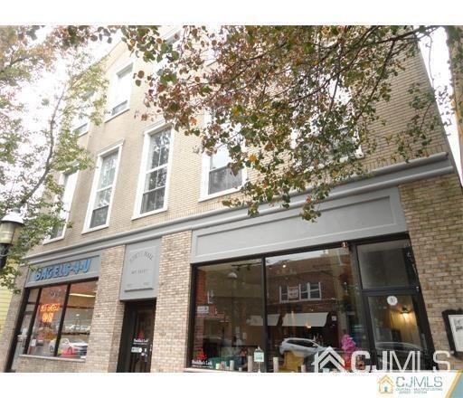 Primary Photo - 401 Main St