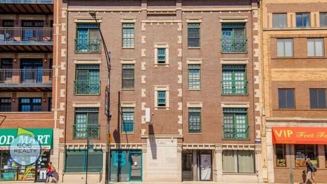 Foto del edificio - 3349 N Clark St