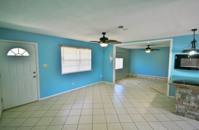 Foto del edificio - Spacious 3 Bed Home ! Cameo School District!