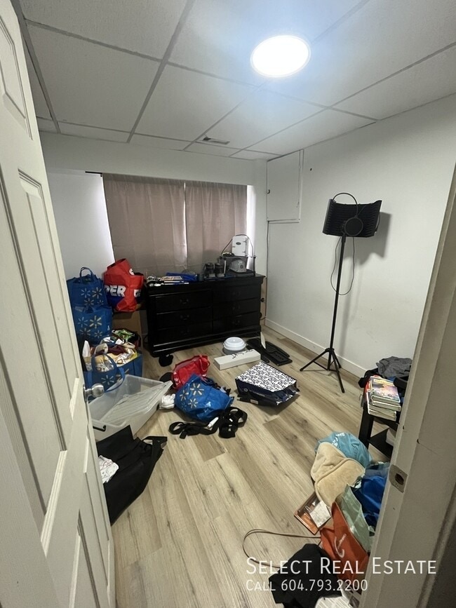 Photo du bâtiment - 13454 Crestview Dr