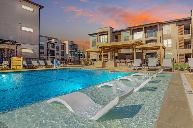 Foto del edificio - Tour Our 2 Bedroom Apartments with Prime L...