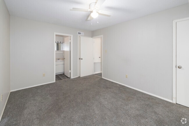 Bedroom - Camelot Apartments and Townhomes