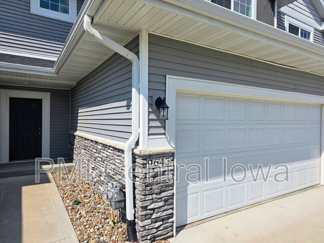 Building Photo - 9643 Turnpoint Dr