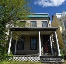 Building Photo - 805 S Meadow St