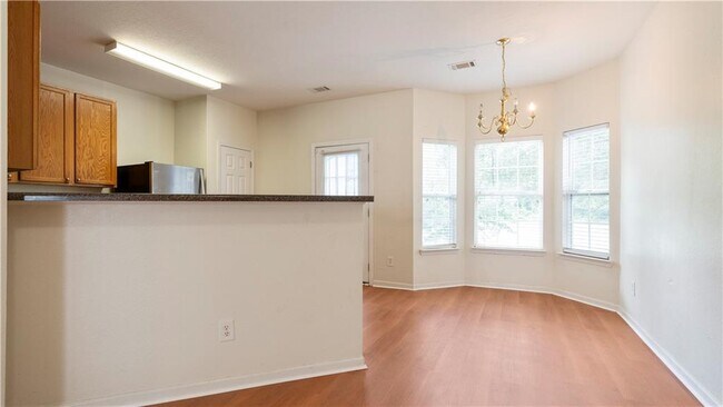 Foto del edificio - 290 Brookview Dr