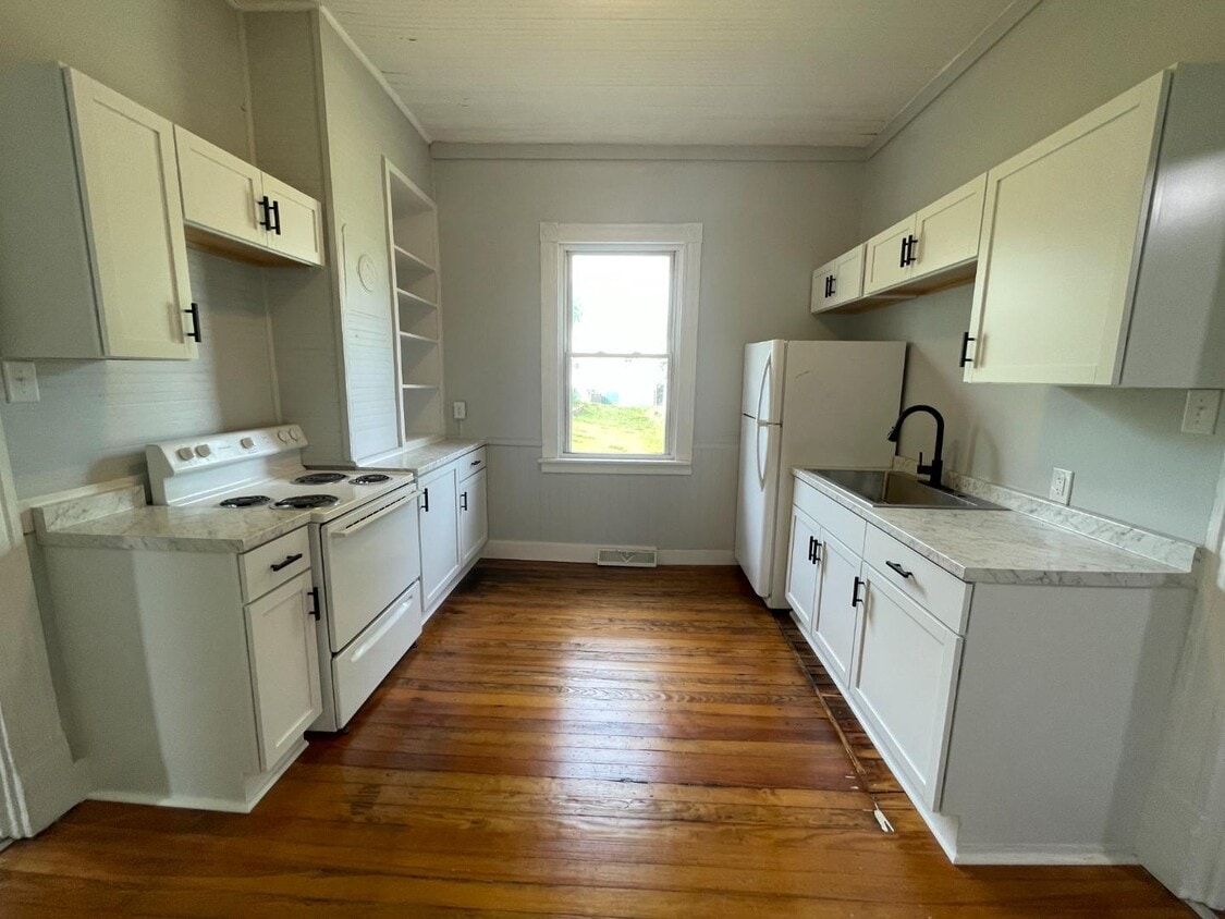 Photo - 2358 Sackett St.