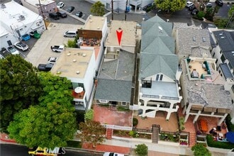 Building Photo - 406 Jasmine Ave