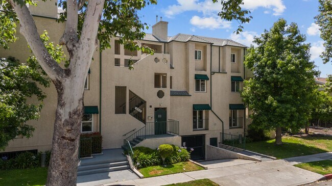 Foto del edificio - 520 N Louise St