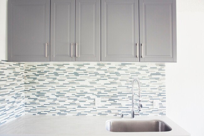 Foto del edificio - Carlyle Apartments