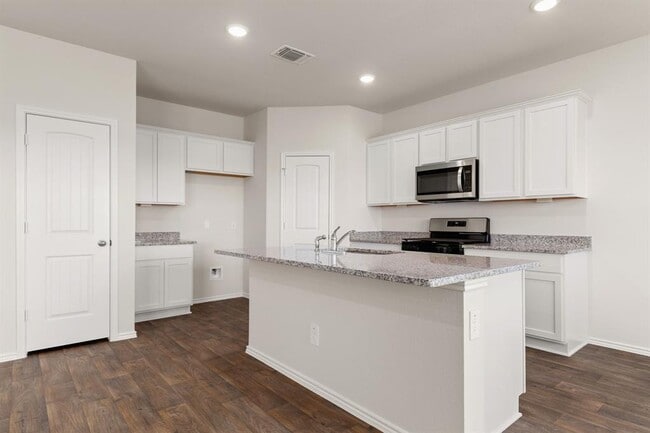 Building Photo - 257 Frogmore Lp