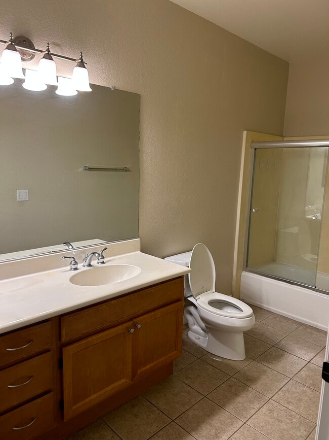 Building Photo - 7647 Mission Gorge Rd