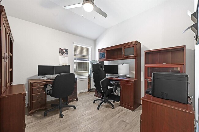 Foto del edificio - 14242 Wonder Lake Ln