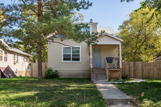 Foto del edificio - Four bedroom home available soon in NW Minot.