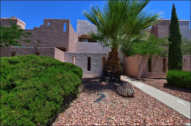 Foto del edificio - Available now!