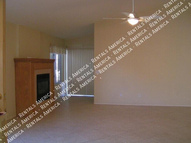 Foto del edificio - 13182 W Cypress St