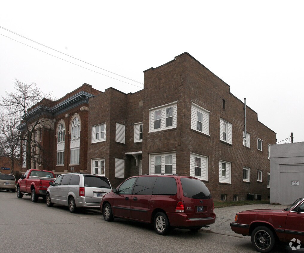 Foto del edificio - 111 N East St