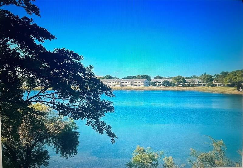 Foto principal - 3405 NW 44th St