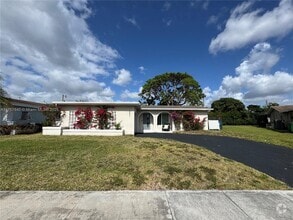 Building Photo - 2631 NW 94th Ave