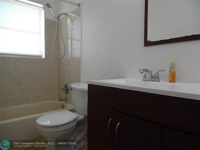 Building Photo - 881 SW 74th Terrace