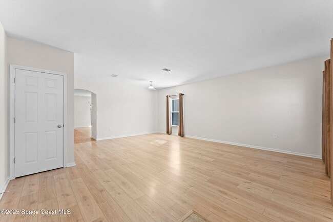 Foto del edificio - 1517 Attilburgh Blvd