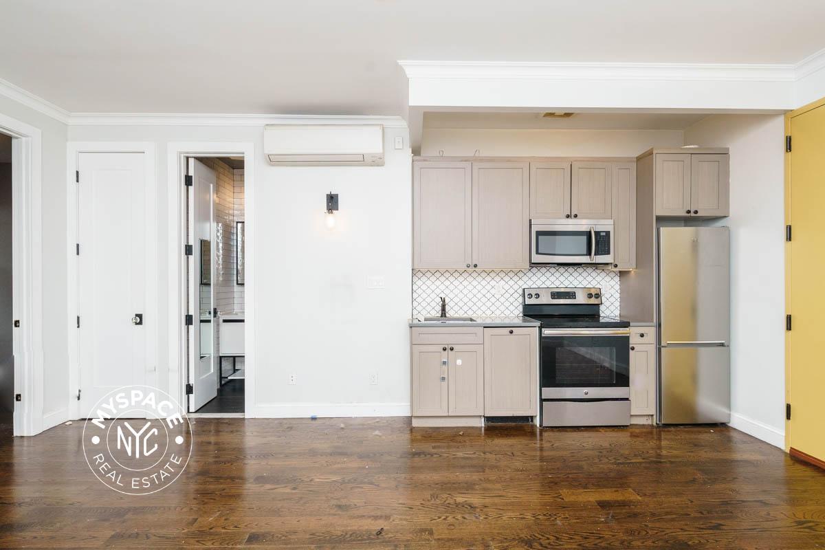 608080 Myrtle Ave Unit 2a, Queens, NY 11385 Room for Rent in Queens