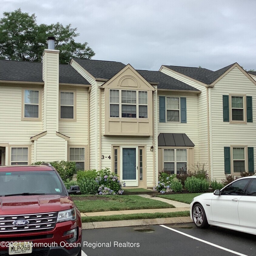 3 Whistler Dr Unit 4, Freehold, NJ 07728 Condo for Rent in Freehold