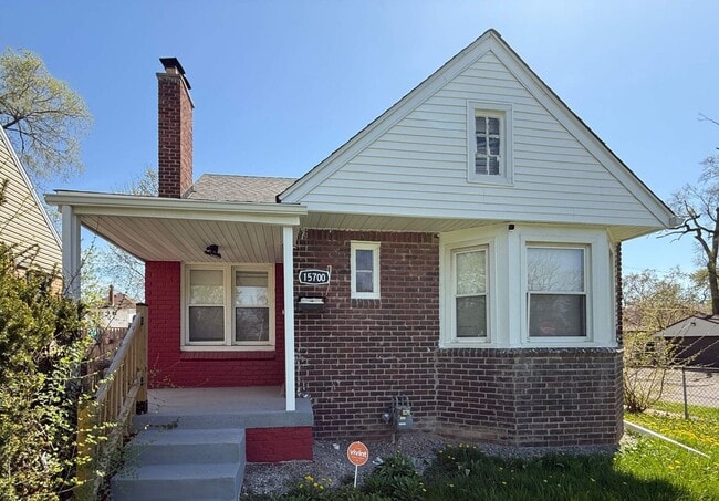 Building Photo - Freshly Renovated 3-Bedroom Home  Quality ...