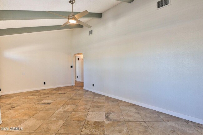 Foto del edificio - 1355 E McLellan Rd