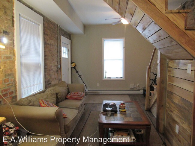 Building Photo - 119 W Clay St