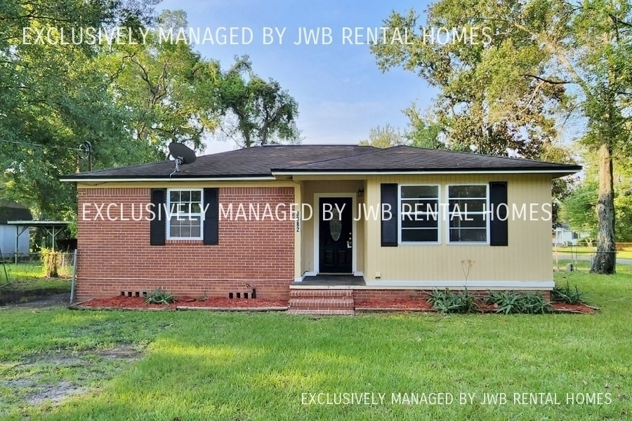 Primary Photo - 3382 Sunnybrook Ave S