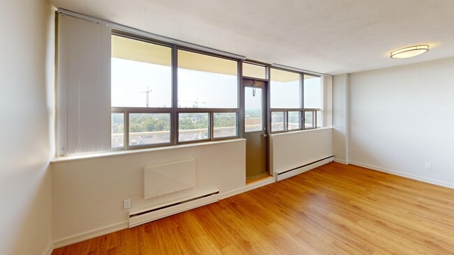 Interior Photo - Somerset Place Apartments