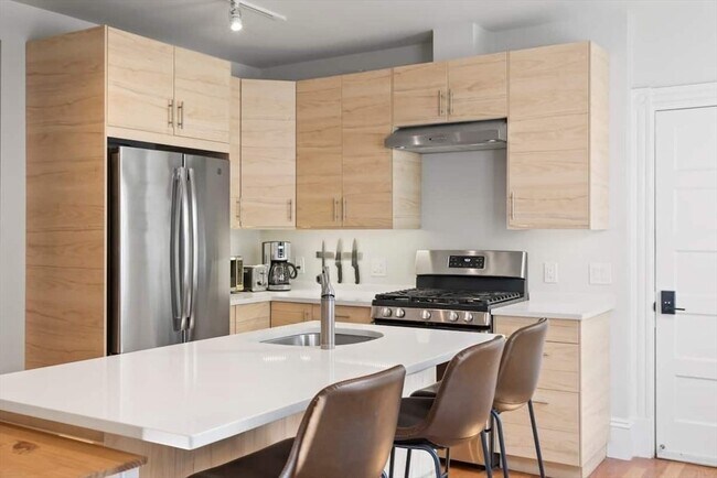 Foto del edificio - 334 Highland Ave