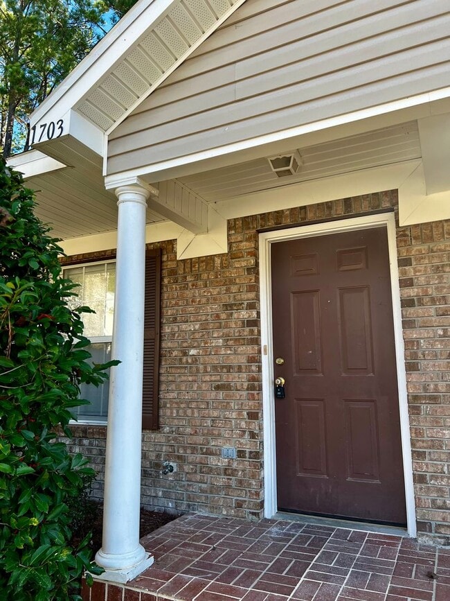 Building Photo - 2738 W Tharpe St