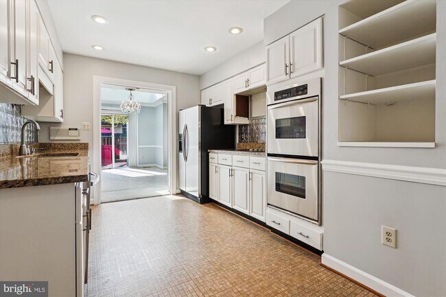 Foto del edificio - 6267 Masefield Ct